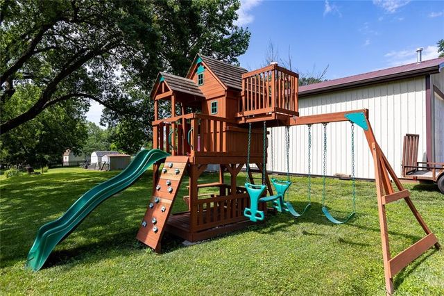 7513 W High Drive, Pleasant Valley, MO 64068