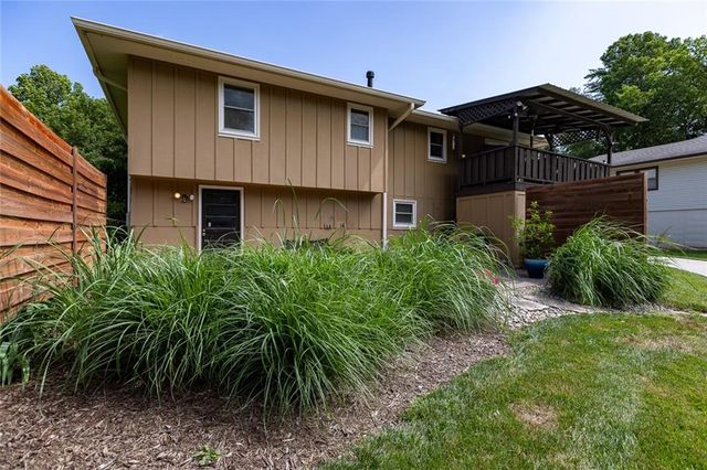 7513 W High Drive, Pleasant Valley, MO 64068