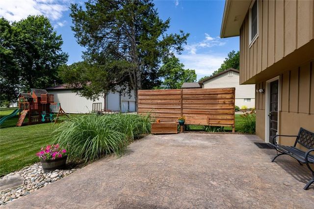 7513 W High Drive, Pleasant Valley, MO 64068