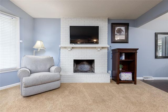 7513 W High Drive, Pleasant Valley, MO 64068