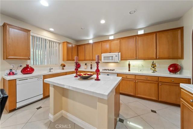 4818 Jade Court, Lancaster, CA 93536