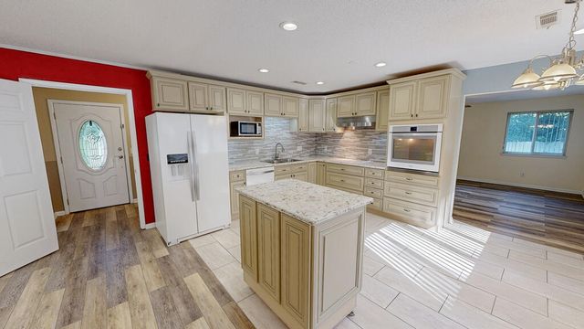 1102 Northfield Circle, Dothan, AL 36303