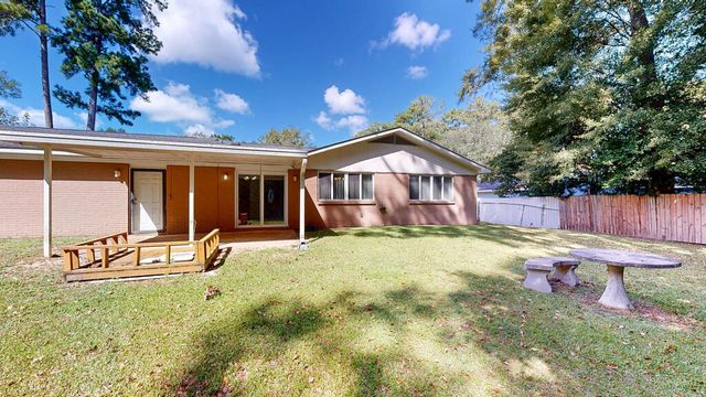 1102 Northfield Circle, Dothan, AL 36303