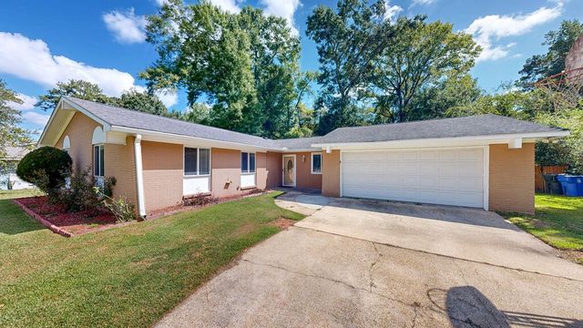 1102 Northfield Circle, Dothan, AL 36303