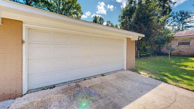 1102 Northfield Circle, Dothan, AL 36303