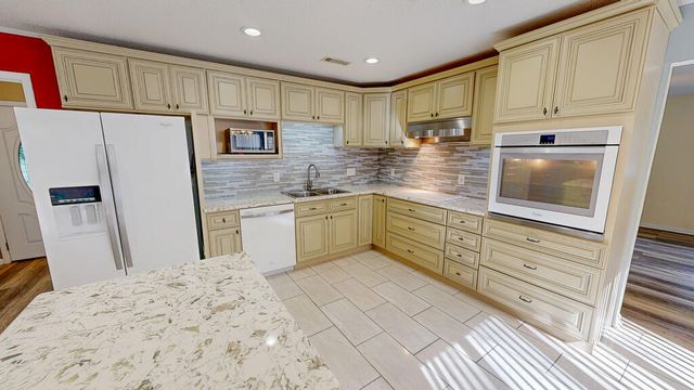 1102 Northfield Circle, Dothan, AL 36303