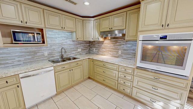 1102 Northfield Circle, Dothan, AL 36303