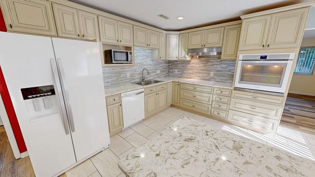 1102 Northfield Circle, Dothan, AL 36303