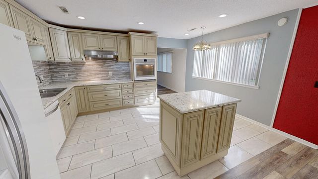 1102 Northfield Circle, Dothan, AL 36303