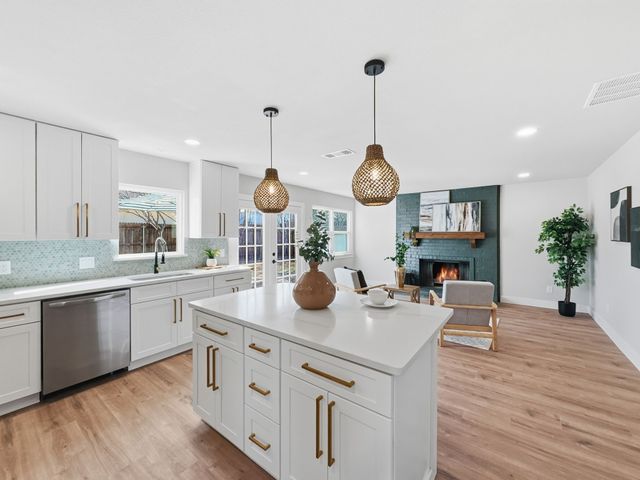 2110 Cedarcrest Drive, Carrollton, TX 75007