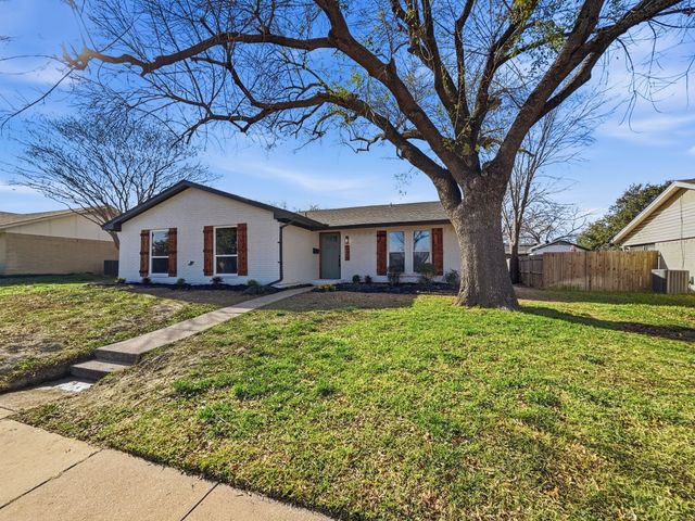 2110 Cedarcrest Drive, Carrollton, TX 75007