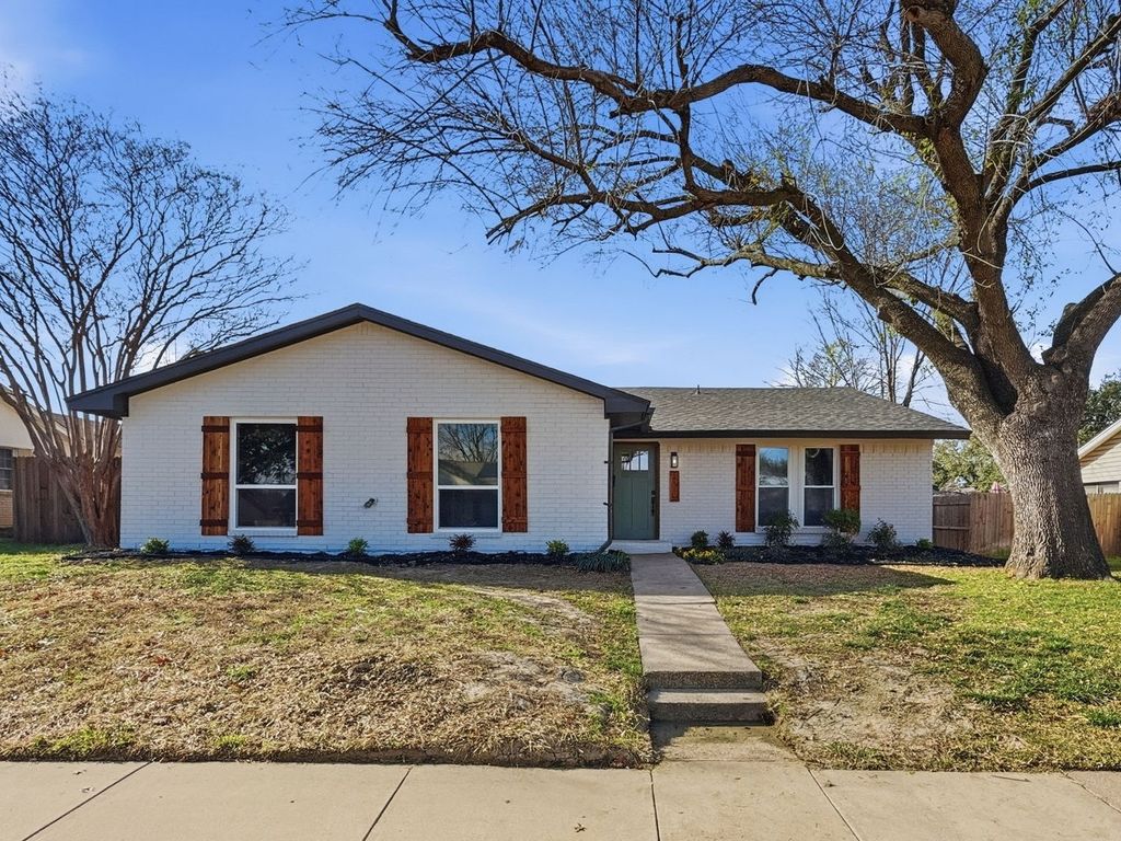 2110 Cedarcrest Drive, Carrollton, TX 75007