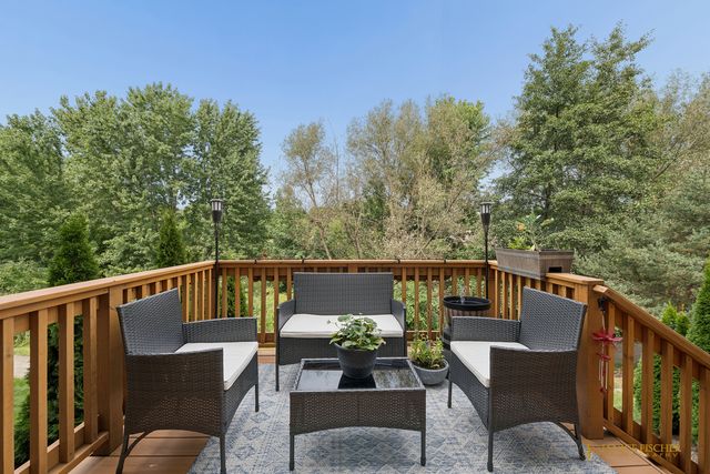 1481 Yosemite Circle, Crystal Lake, IL 60014