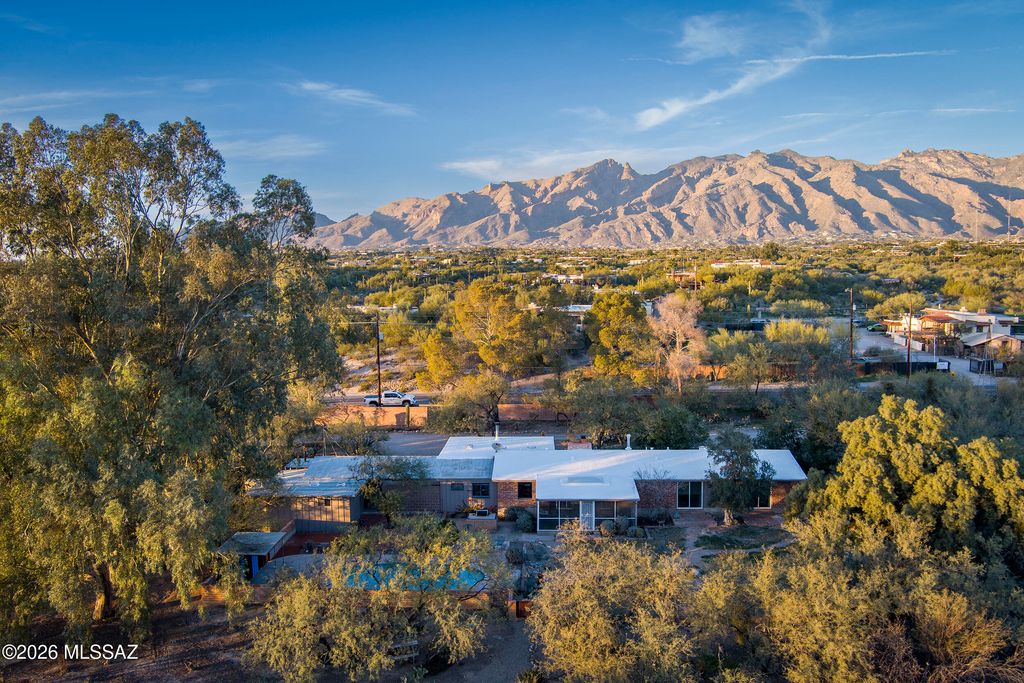 4130 E River Road, Tucson, AZ 85718