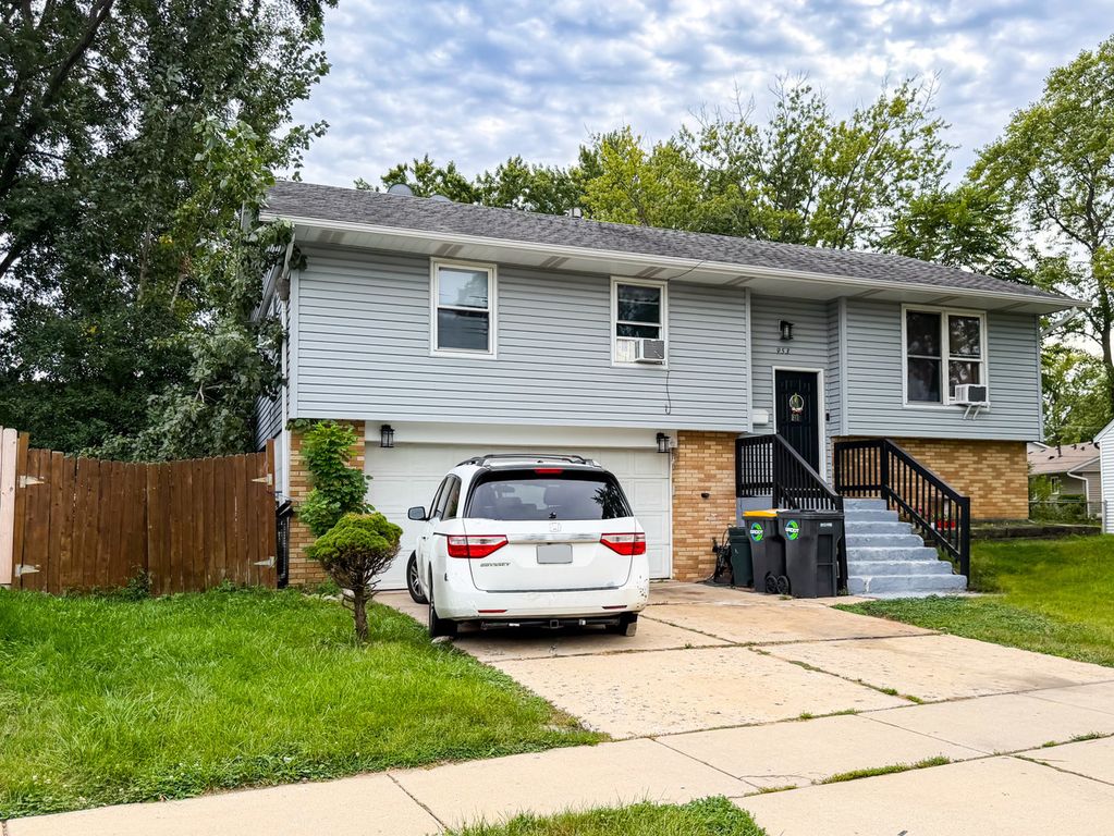 953 Miller Avenue, Streamwood, IL 60107 — photo 2