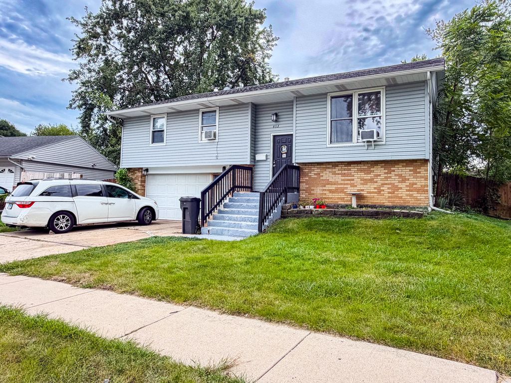 953 Miller Avenue, Streamwood, IL 60107 — photo 3