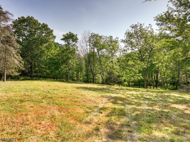 83 Readington Rd, Readington Twp., NJ 08889