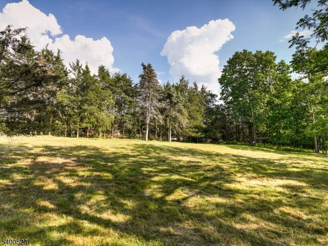 83 Readington Rd, Readington Twp., NJ 08889