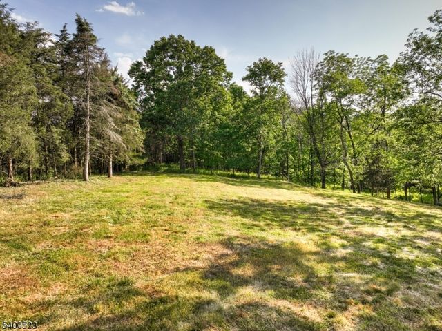 83 Readington Rd, Readington Twp., NJ 08889