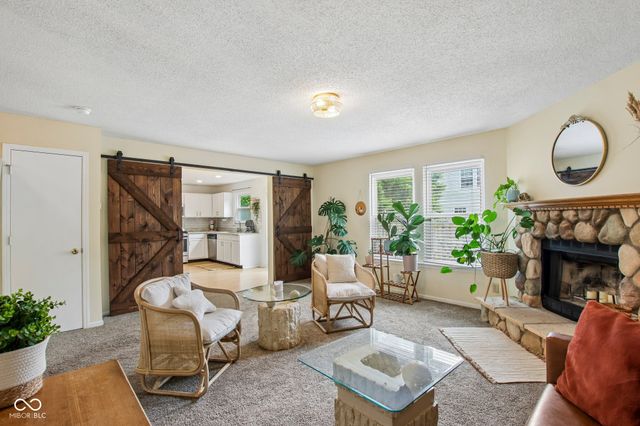 10047 Sapphire Berry Lane, Fishers, IN 46038
