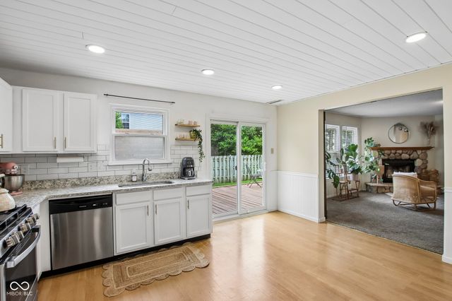 10047 Sapphire Berry Lane, Fishers, IN 46038