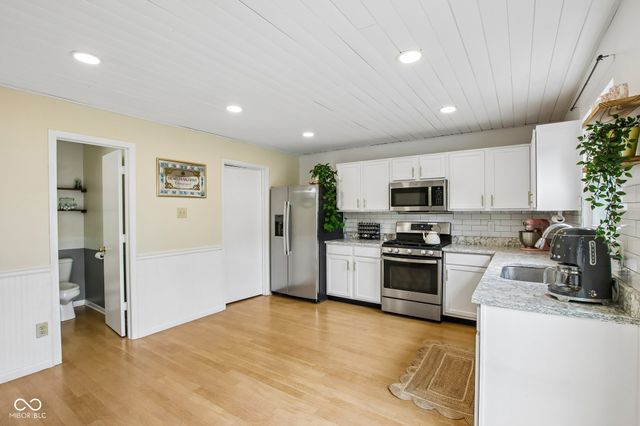 10047 Sapphire Berry Lane, Fishers, IN 46038
