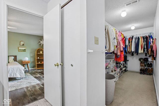 10047 Sapphire Berry Lane, Fishers, IN 46038