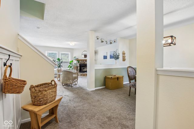 10047 Sapphire Berry Lane, Fishers, IN 46038