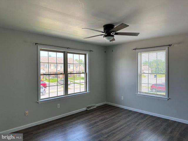 15 WINDEMERE CT, Elizabethtown, PA 17022