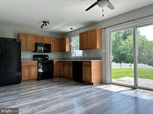 15 WINDEMERE CT, Elizabethtown, PA 17022