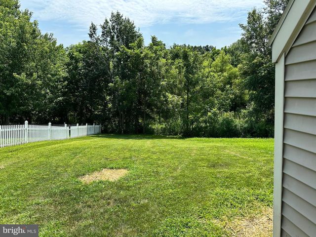 15 WINDEMERE CT, Elizabethtown, PA 17022