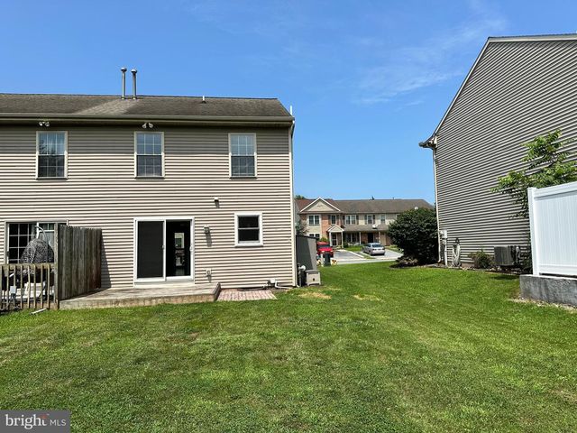 15 WINDEMERE CT, Elizabethtown, PA 17022
