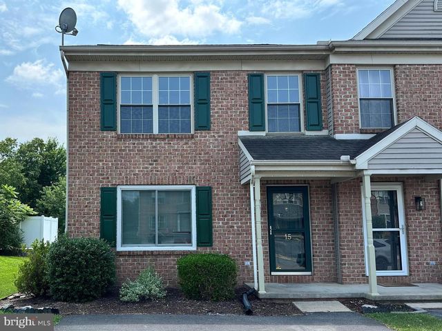 15 WINDEMERE CT, Elizabethtown, PA 17022