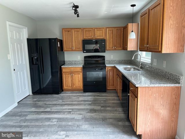 15 WINDEMERE CT, Elizabethtown, PA 17022