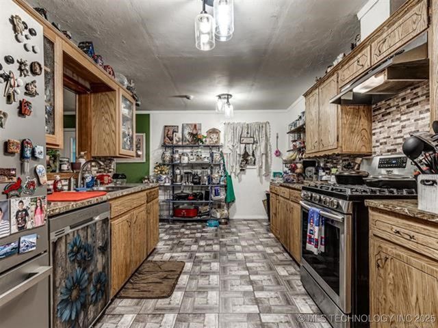 206 Lackey Drive, Eufaula, OK 74432