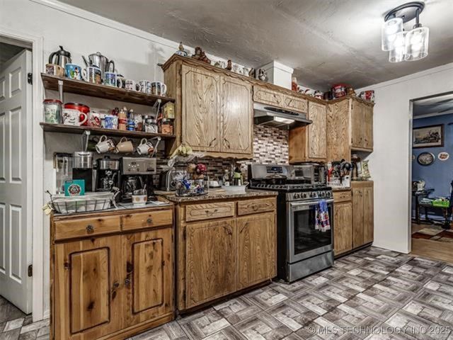 206 Lackey Drive, Eufaula, OK 74432