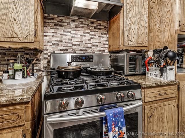 206 Lackey Drive, Eufaula, OK 74432