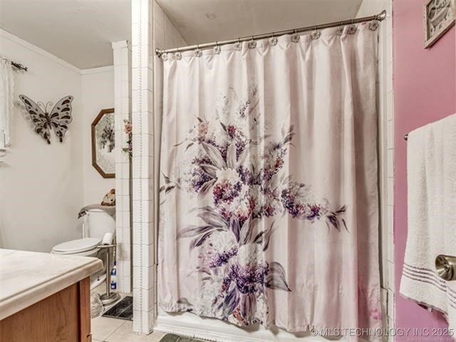 206 Lackey Drive, Eufaula, OK 74432