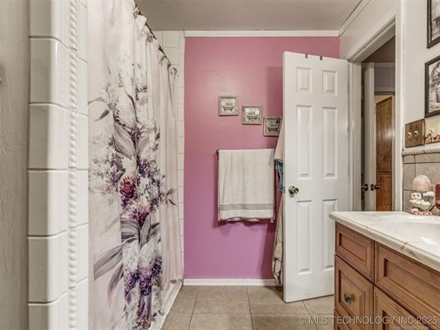 206 Lackey Drive, Eufaula, OK 74432