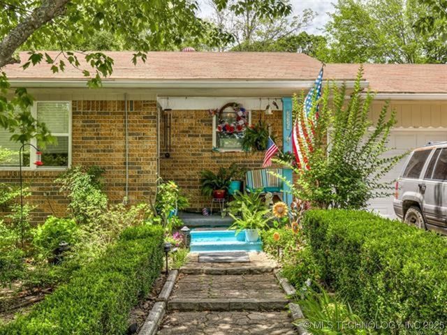 206 Lackey Drive, Eufaula, OK 74432