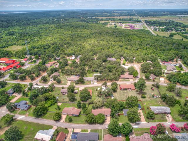 206 Lackey Drive, Eufaula, OK 74432