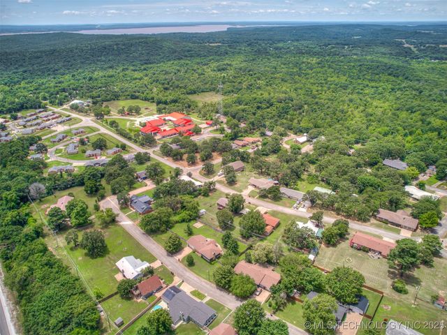 206 Lackey Drive, Eufaula, OK 74432