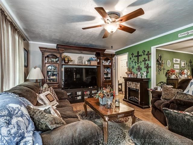 206 Lackey Drive, Eufaula, OK 74432