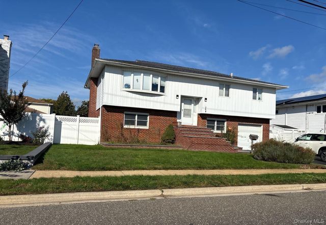 264 Forest Avenue, Massapequa, NY 11758