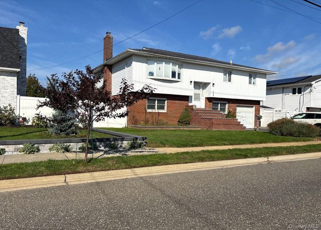 264 Forest Avenue, Massapequa, NY 11758