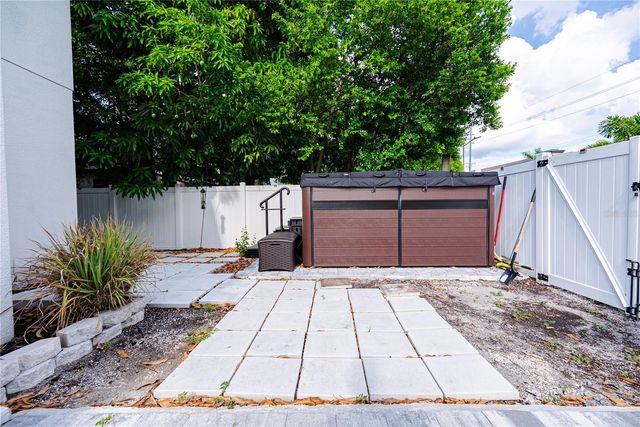 1908 W NASSAU STREET, Tampa, FL 33607