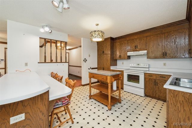 7303 Old Town Rd, Prince George, VA 23875