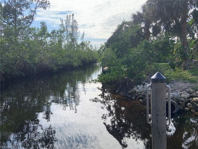 17160 Hawks Nest # 9, Fort Myers, FL 33908