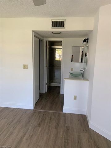 17160 Hawks Nest # 9, Fort Myers, FL 33908