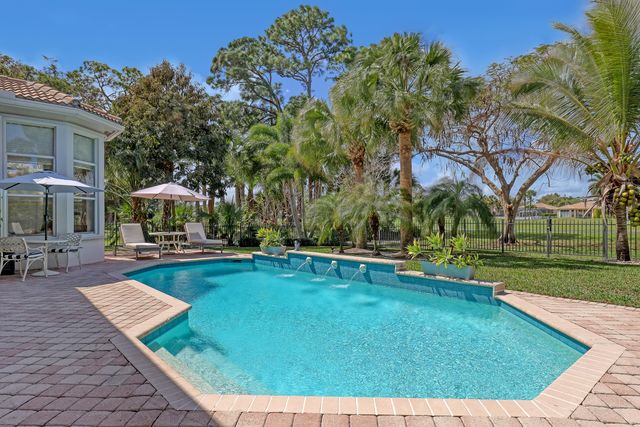 7807 Ironhorse Boulevard, West Palm Beach, FL 33412